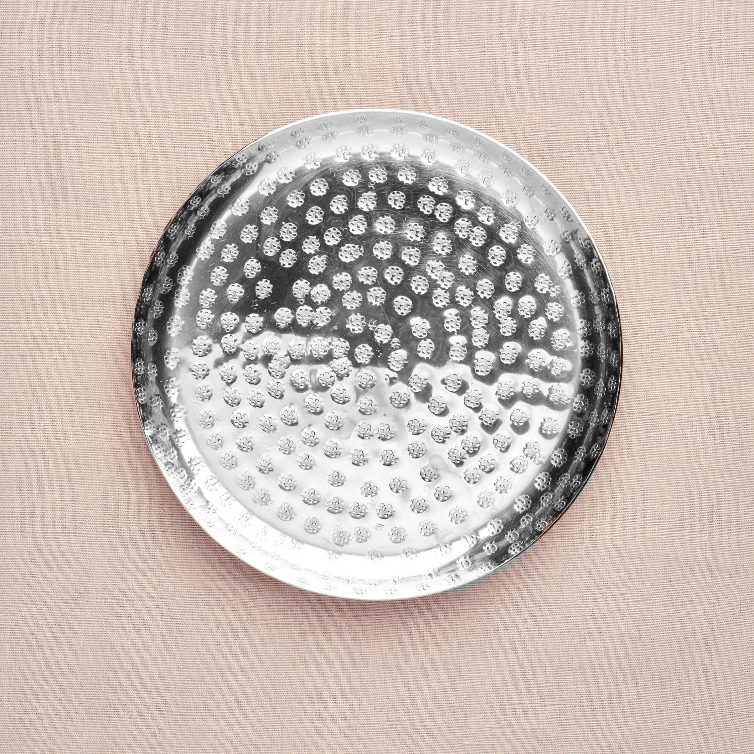 ORIENTAL LOUNGE Deko-Teller Gehämmert Ø34cm 5 ORIENTAL LOUNGE Deko-Teller Gehämmert Ø34cm – Bild 5