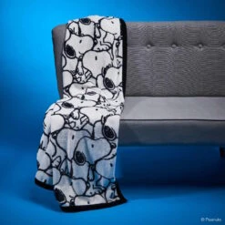 PEANUTS Decke Snoopy Allover B 130 X T 170cm -Wohnstil Angebote Store 10203269 4